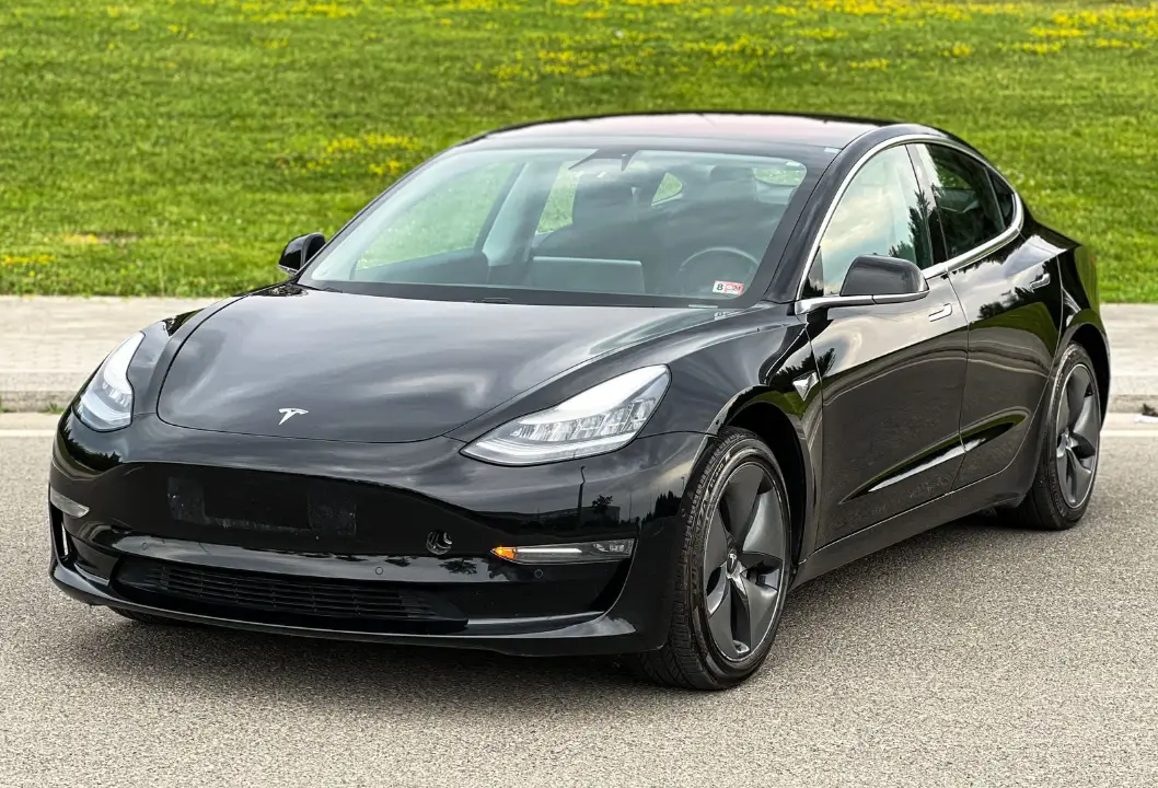 Kirayə Tesla Model 3 2018