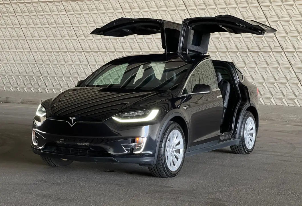 Kirayə Tesla Model X 2017