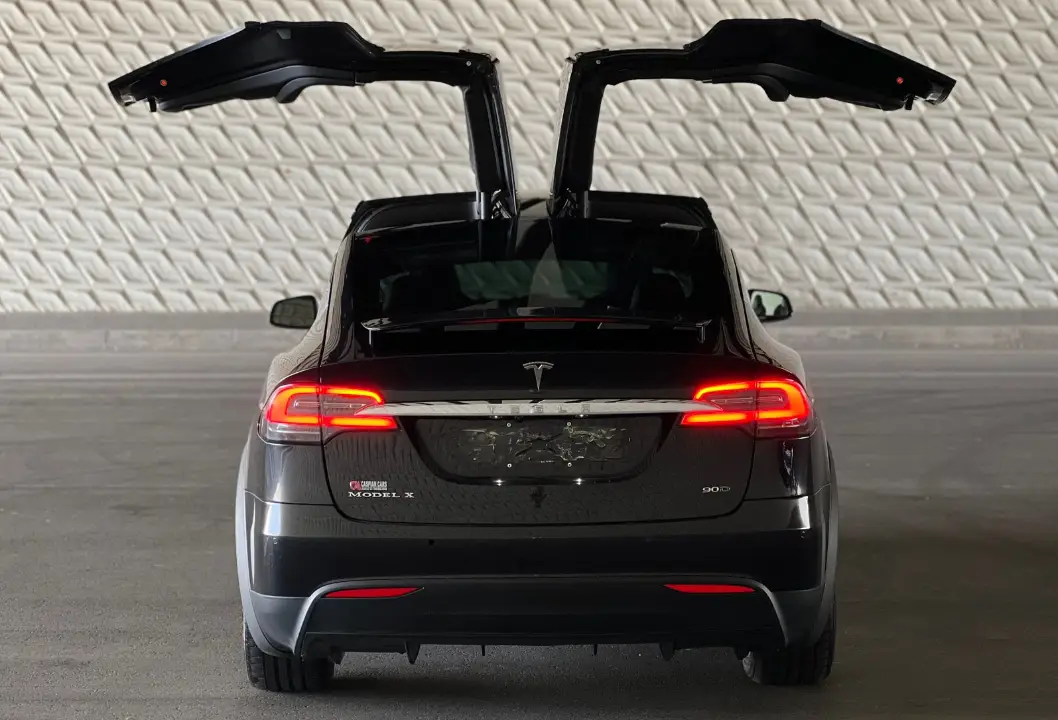 Kirayə Tesla Model X 2017