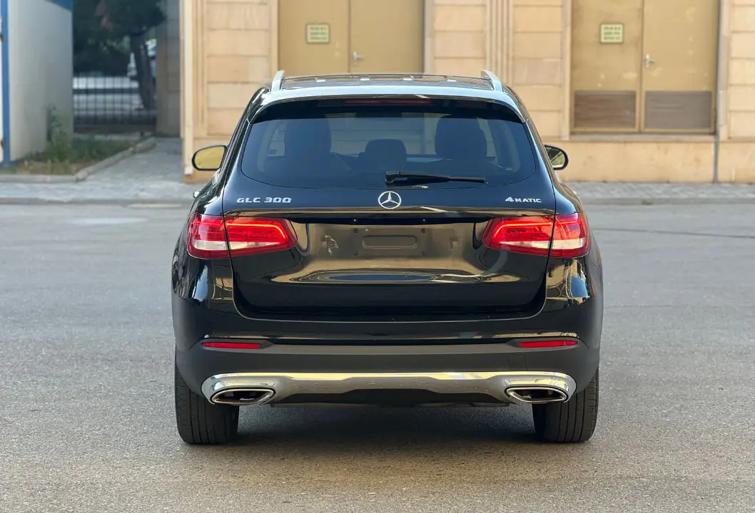 Kirayə Mercedes-Benz GLC 300 2017