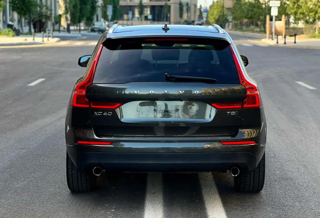Kirayə Volvo XC60 2018