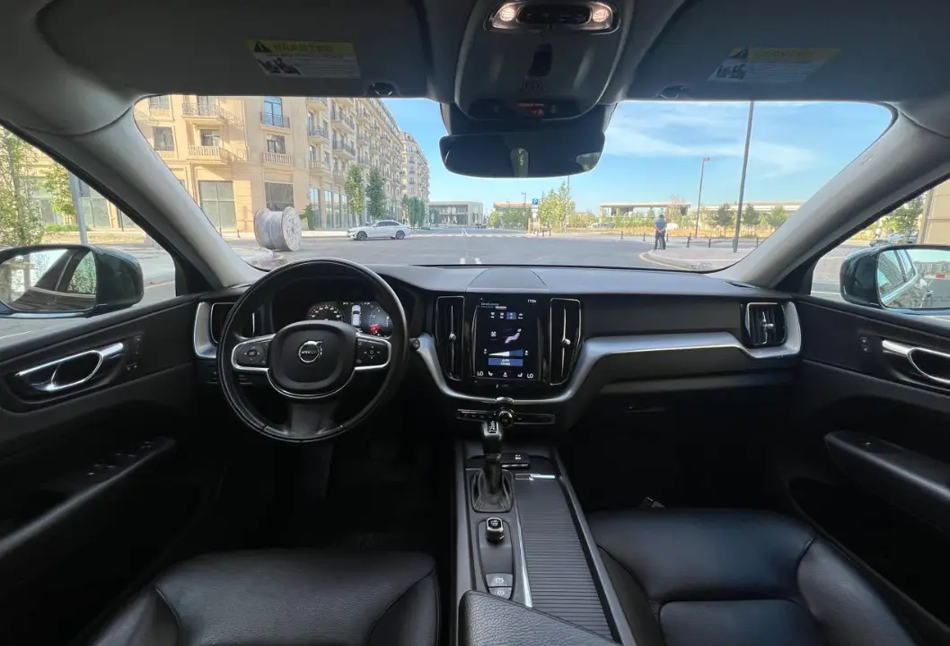 Kirayə Volvo XC60 2018